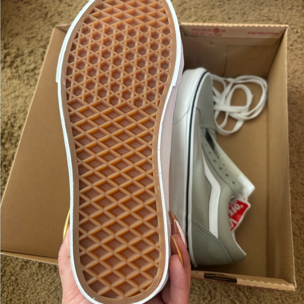 Vans - Picture 2 of 2